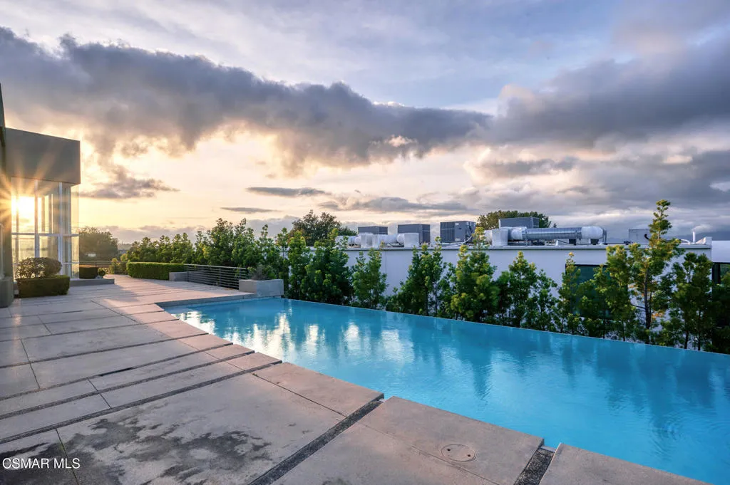 3681 Alomar Drive, Sherman Oaks, California 91423 home-pic-38